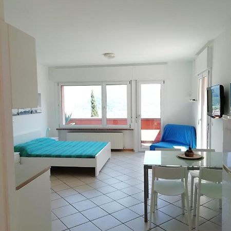 Lake & Castle View Apartment Riva del Garda Exteriör bild