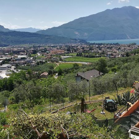 Lake & Castle View Apartment Riva del Garda Exteriör bild
