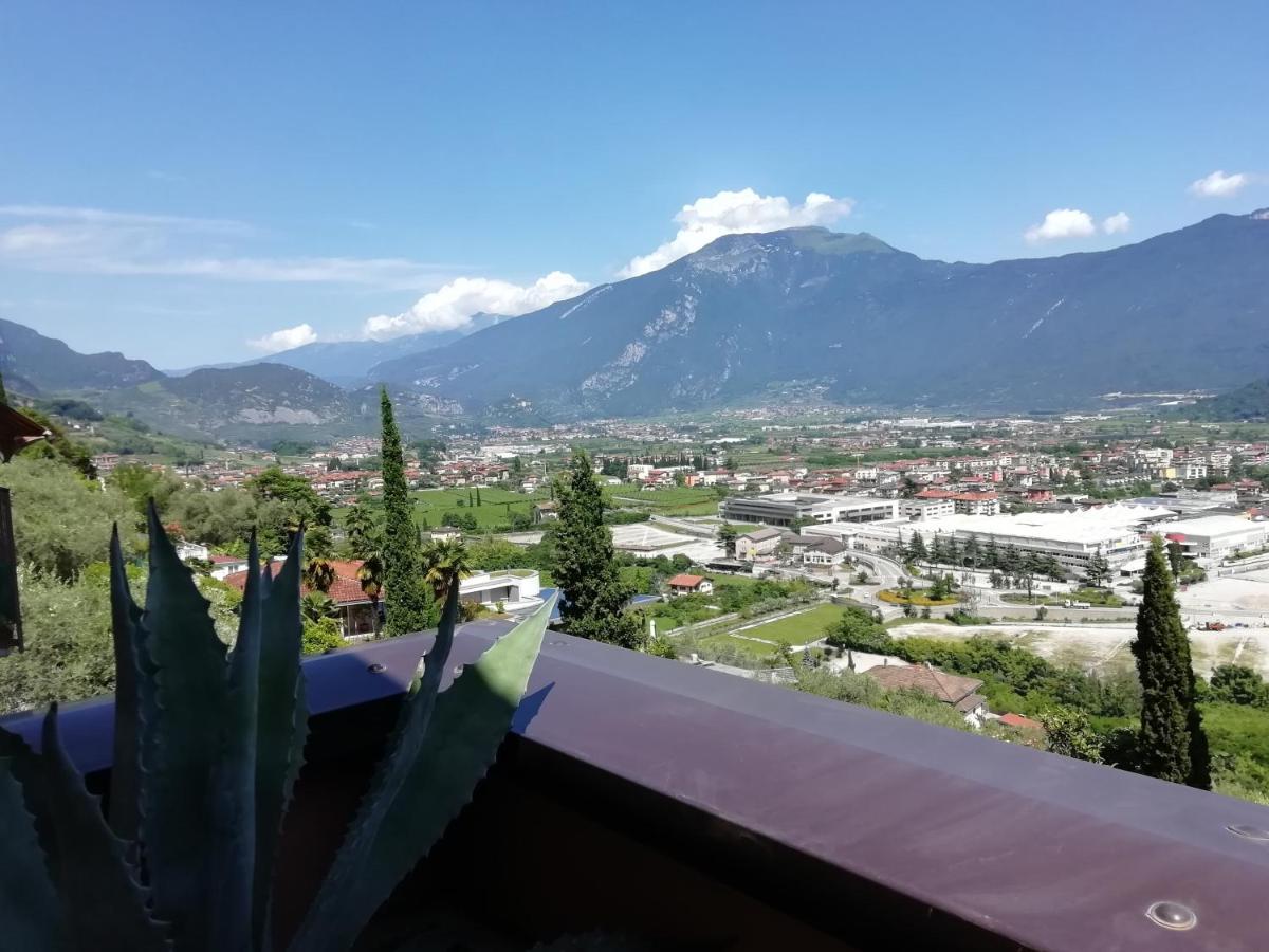 Lake & Castle View Apartment Riva del Garda Exteriör bild