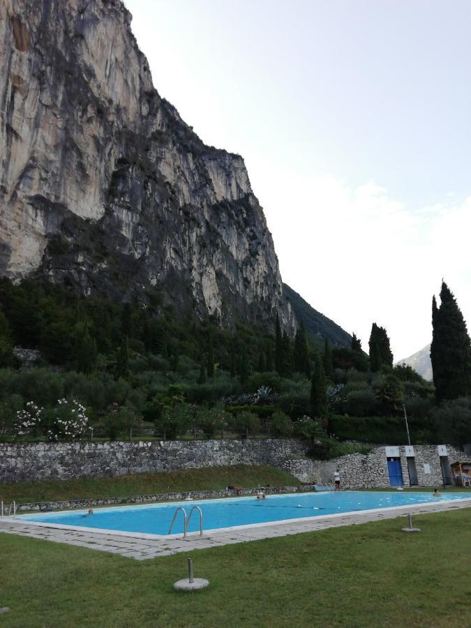 Lake & Castle View Apartment Riva del Garda Exteriör bild
