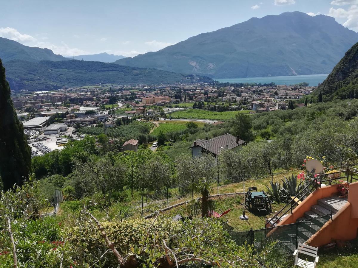 Lake & Castle View Apartment Riva del Garda Exteriör bild