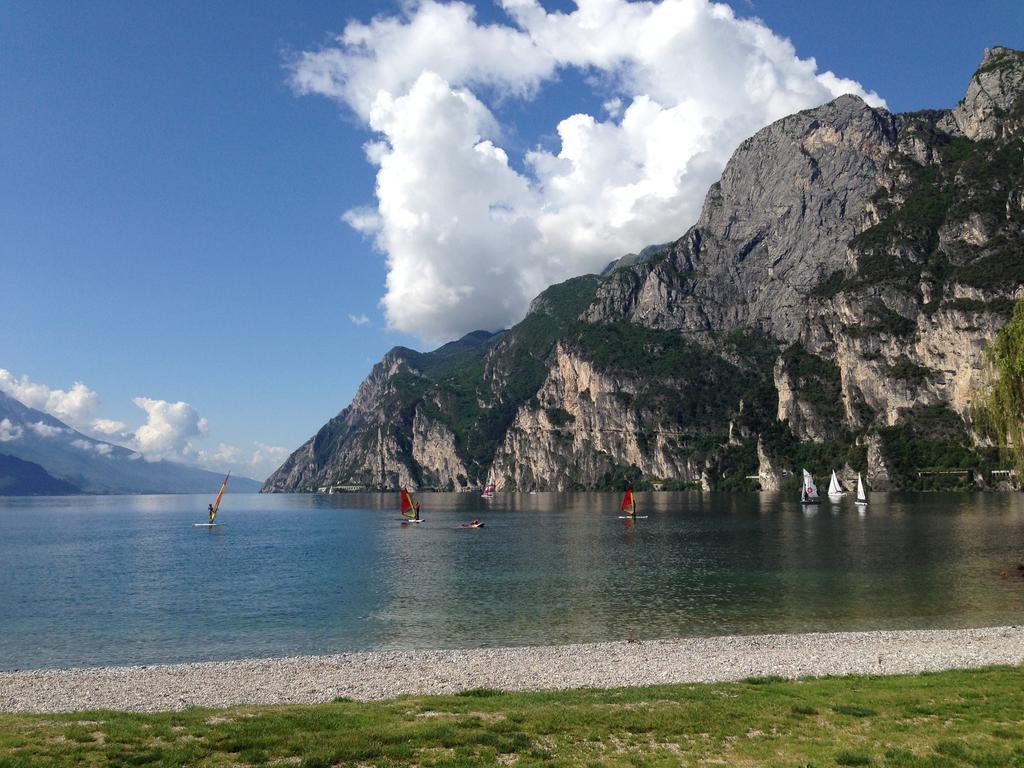 Lake & Castle View Apartment Riva del Garda Exteriör bild