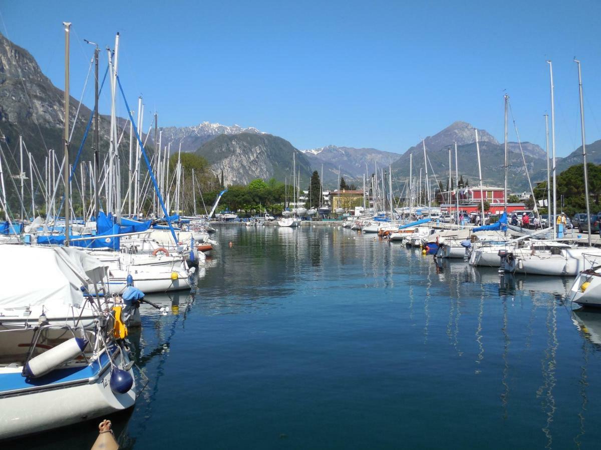 Lake & Castle View Apartment Riva del Garda Exteriör bild